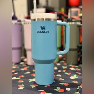 Stanley 40oz Authentic Pool